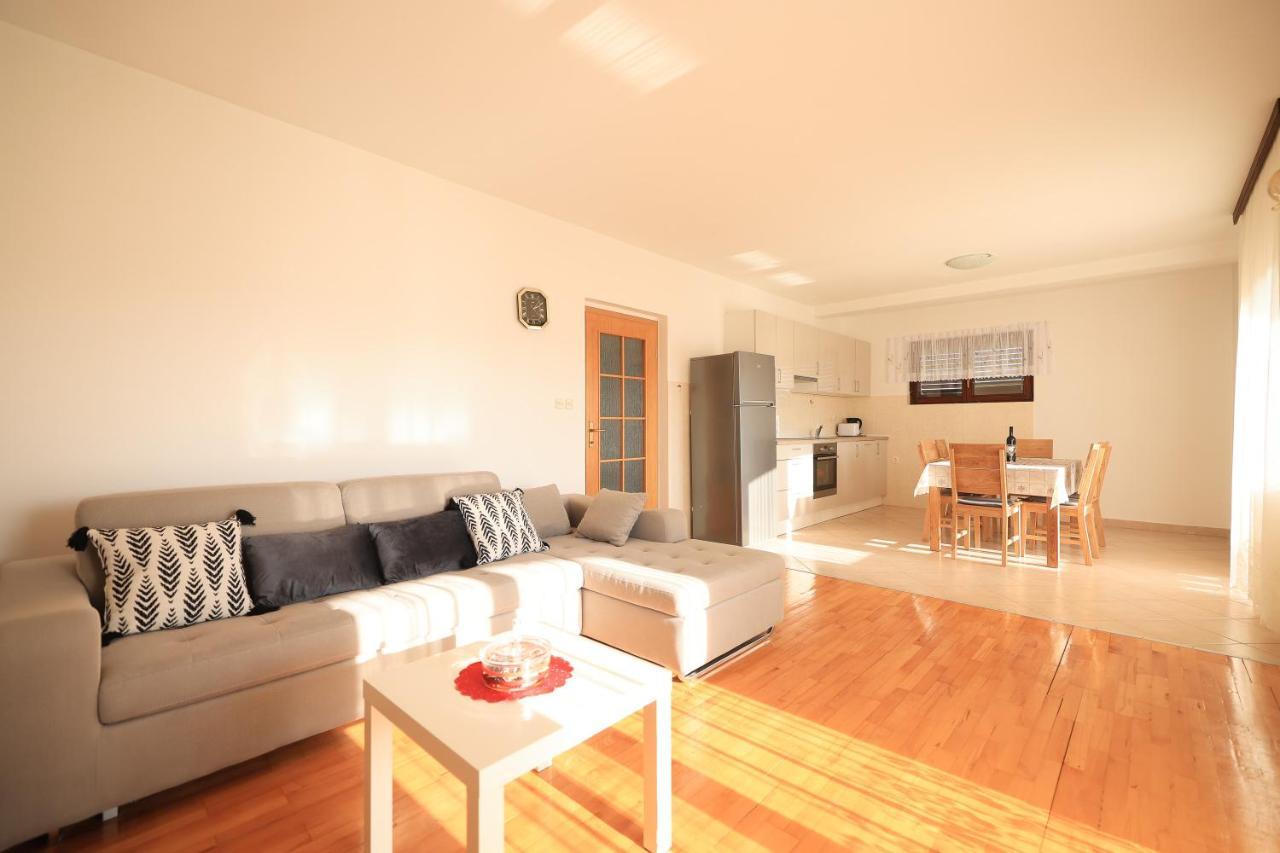 Apartments Ana Petrčane Zewnętrze zdjęcie
