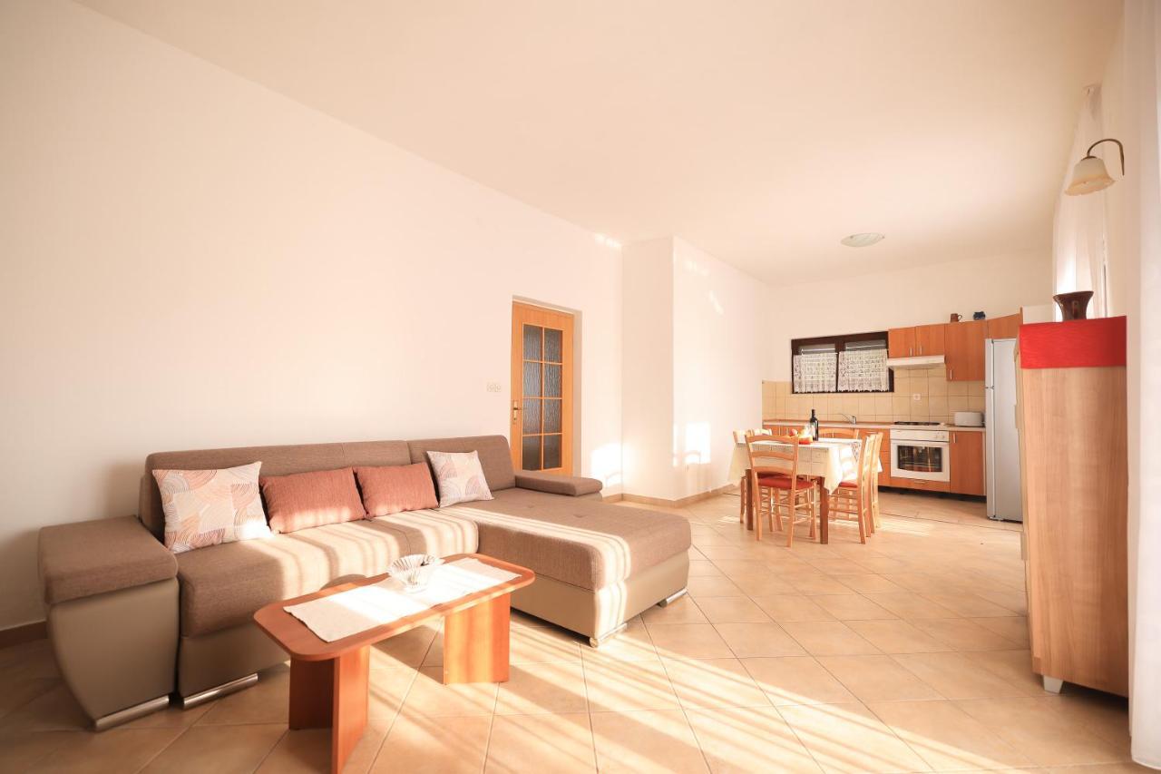 Apartments Ana Petrčane Zewnętrze zdjęcie