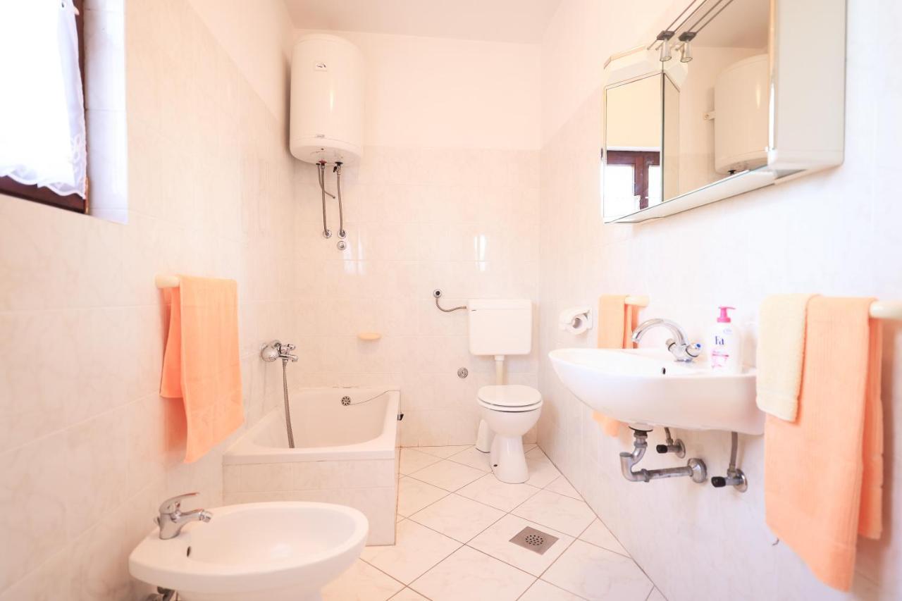 Apartments Ana Petrčane Zewnętrze zdjęcie