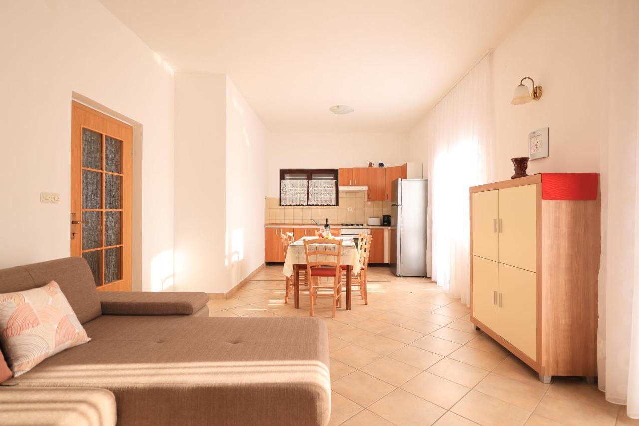 Apartments Ana Petrčane Zewnętrze zdjęcie
